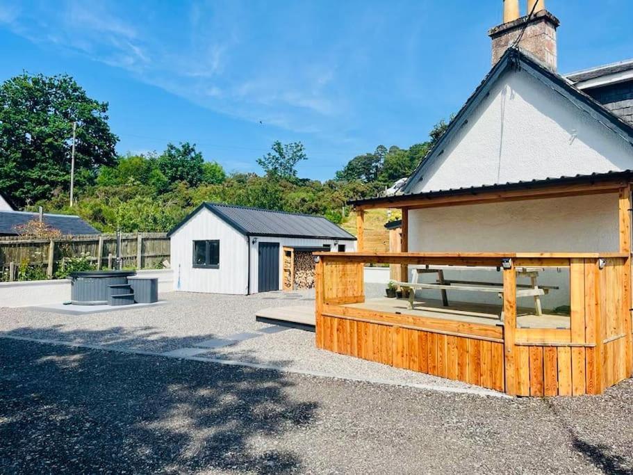 Barty'S Bothy Villa Contin Exterior photo
