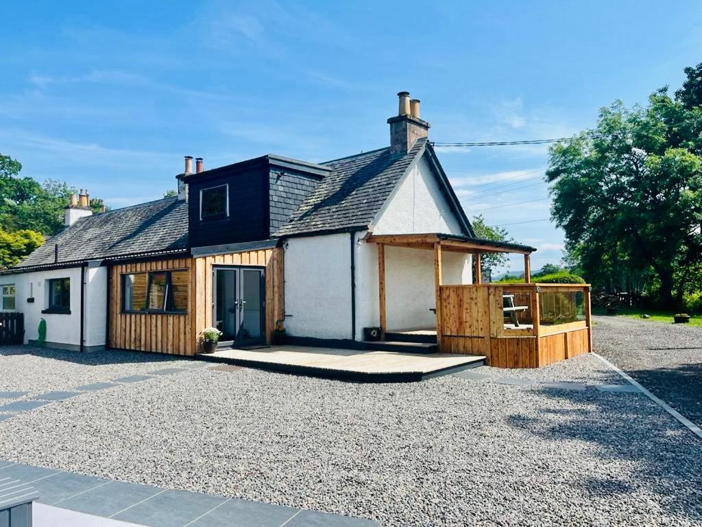 Barty'S Bothy Villa Contin Exterior photo
