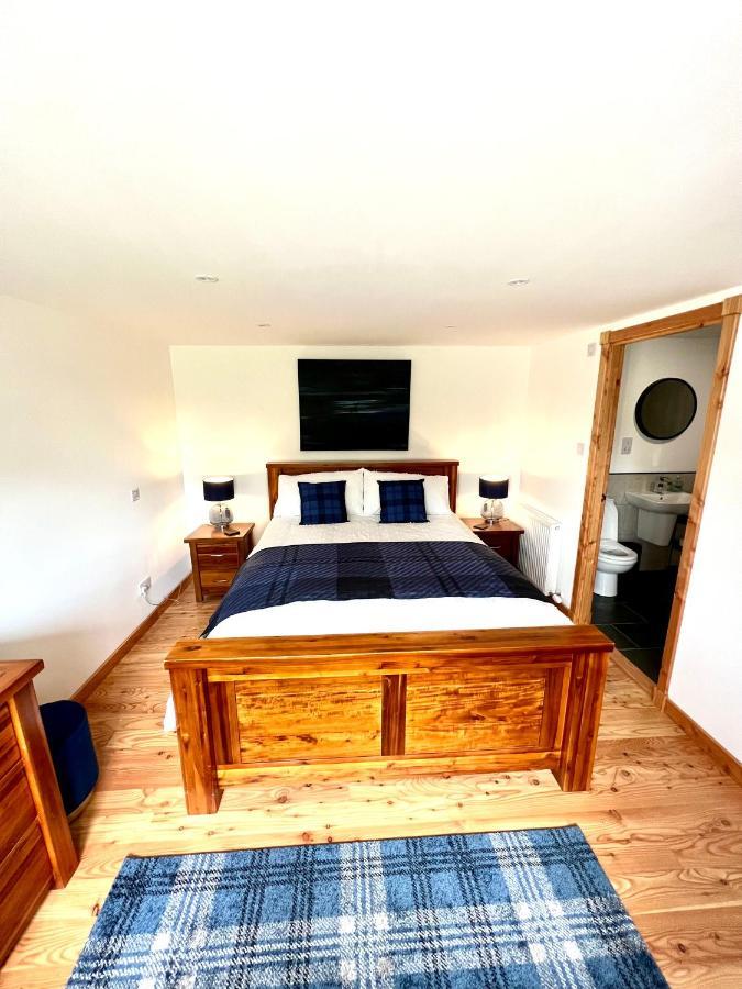 Barty'S Bothy Villa Contin Exterior photo